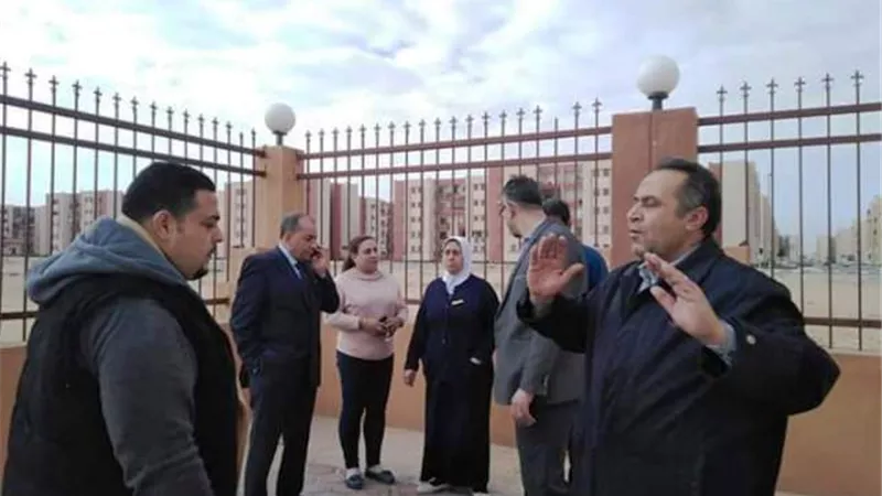 مدير التأمين الصحى يتفقد المركز الطبى بالحى التاسع ومستشفى العاشر بالصور