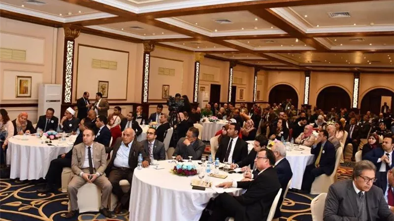 وزيرة التخطيط ومحافظ الفيوم يفتتحان ورشة عمل رؤية مصر 2030 المُحدثة