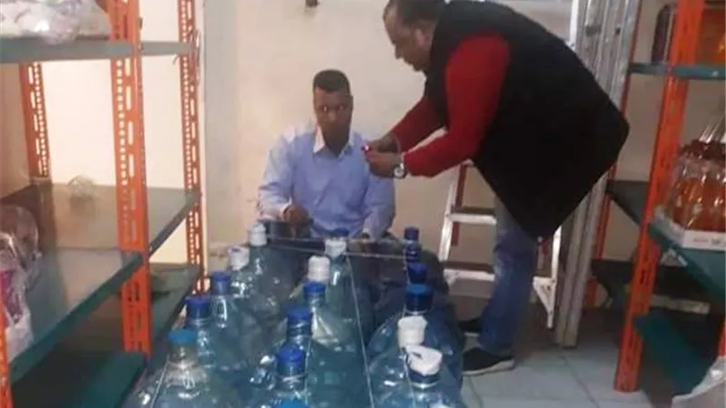 ضبط ٧٩٨ لتر مياه معبأة مجهولة غير صالحة للإستهلاك الآدمى بشرم الشيخ