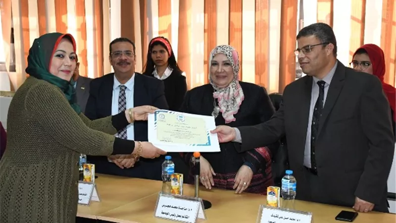 ختام مبادرة صنايعية مصر بجامعة القناة .صور