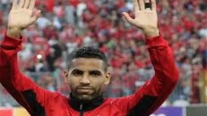 بعد هجوم الجماهير عليه.. مؤمن زكريا يساند مهاجم الأهلي