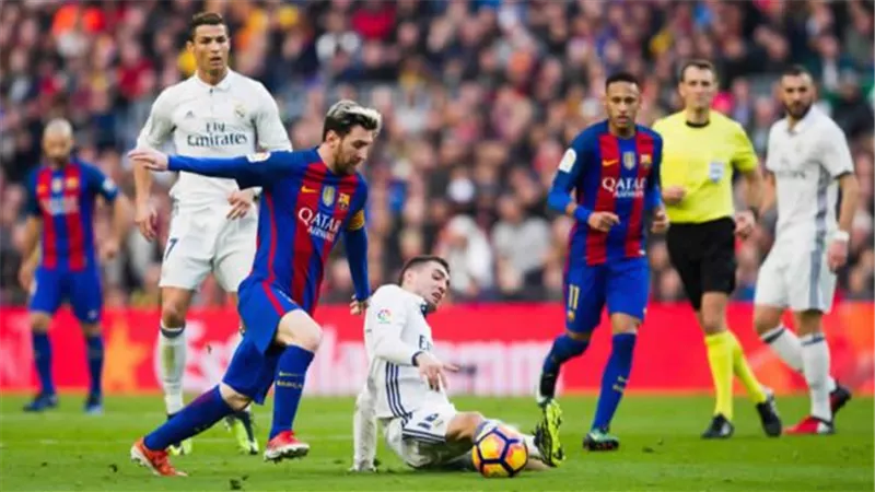 شوط أول بدون أهداف من كلاسيكو الأرض