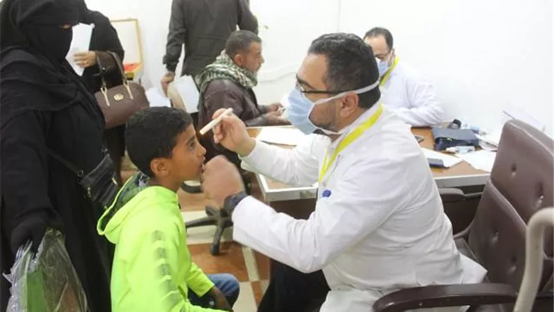 أهالي الواحات يتوافدون على قافلة الأزهر للاستفادة من خدماتها المجانية