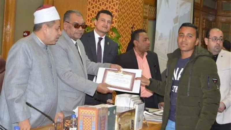 الشيخ محمد حباشى الأقصرى يفوز بجائزة المركز العالمى للفتوى