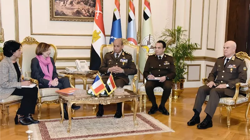 الفريق أول محمد زكى القائد العام للقوات المسلحة يلتقى نظيرته الفرنسية