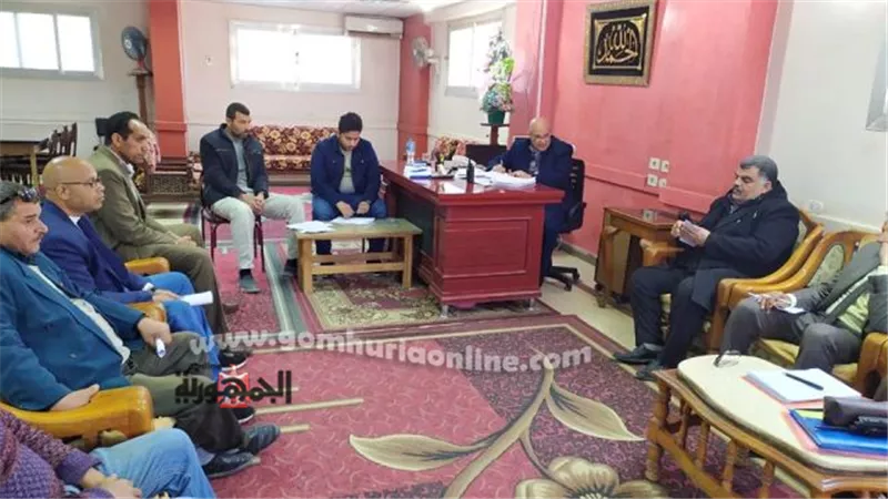 رئيس مدينة منفلوط بأسيوط يترأس اجتماعا لتفعيل 