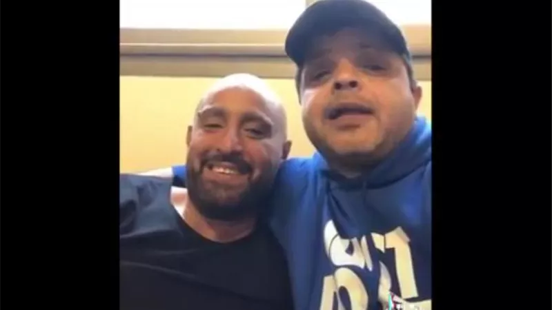 السقا يرد على هنيدى: 