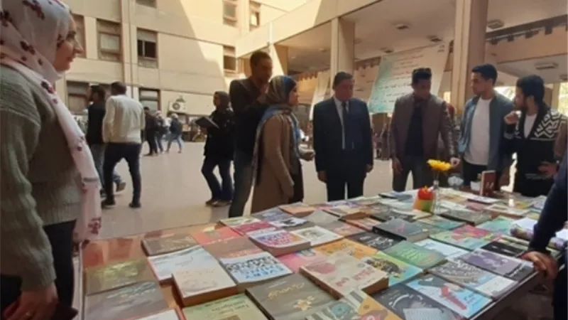ألسن عين شمس تنظم معرضين للفنون التشكيلية والكتاب