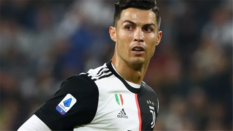 كريستيانو رونالدو يطلب العودة الى ريال مدريد.. والنادى الملكى يرد