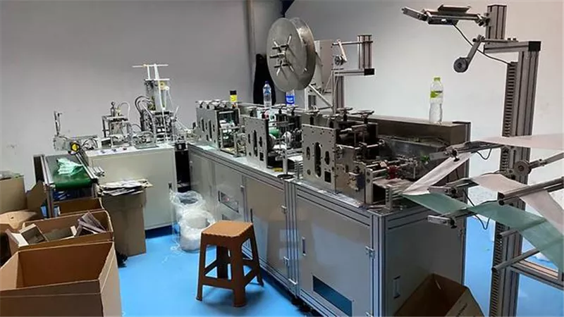 وسط مخاوف كورونا .. ضبط مصنع ينتج كمامات غير مطابقة للمواصفات