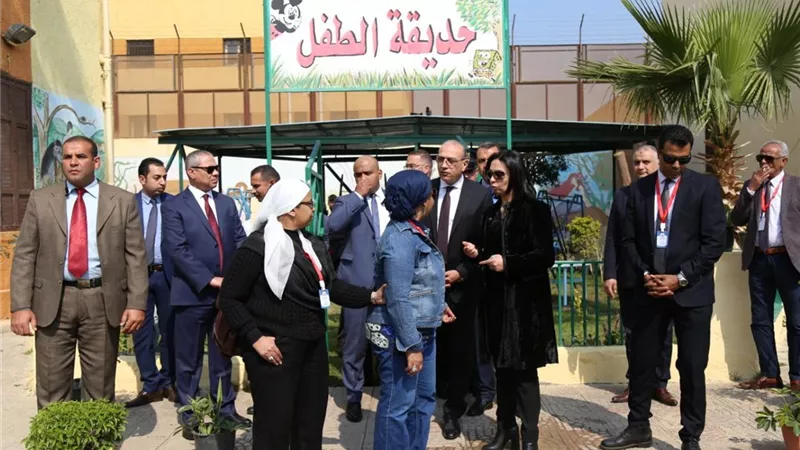 قطاع السجون يستقبل مراسلين أجانب وحقوقيين لزيارة سجن النساء بالقناطر