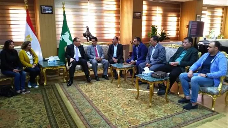 محافظ الشرقية يستقبل رئيس لجنة الرعاية الطبية والإجتماعية بنقابة الصحفيين