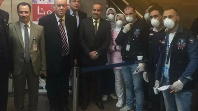 وزير الطيران المدنى يتابع الإجراءات الوقائية بمطار القاهرة الدولى