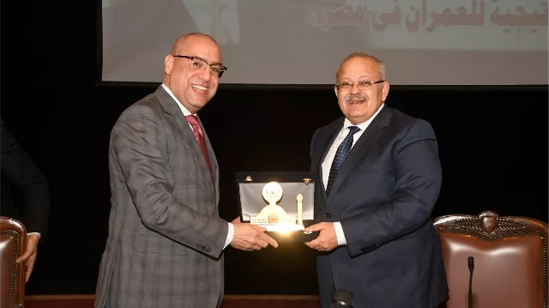 وزير الإسكان يستعرض المخطط الاستراتيجى القومى للتنمية العمرانية بمصر 2052