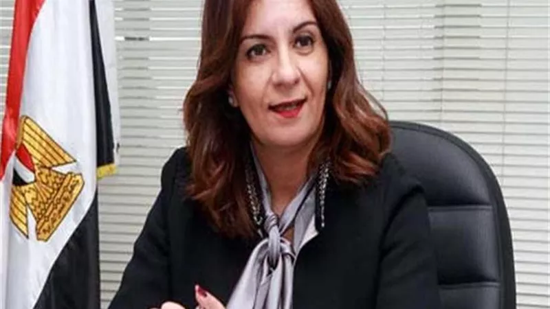 قرار مهم من وزيرة الهجرة بخصوص العاملين في الكويت