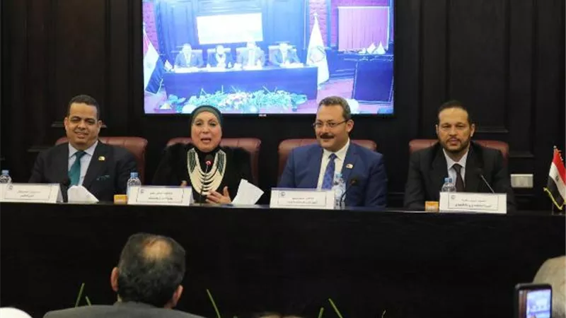 وزيرة الصناعة تعلن عن الية تعامل الدولة مع ملف المصانع المتعثرة