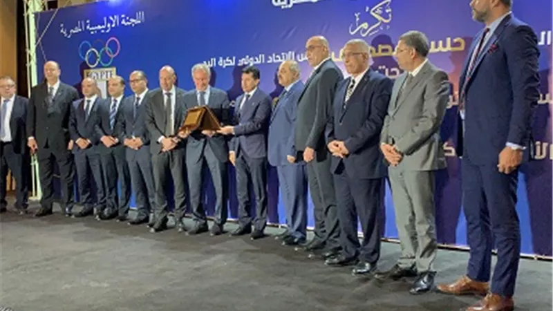 الأوليمبية تمنح حسن مصطفى الرئاسة الشرفية للجنة مدي الحياة