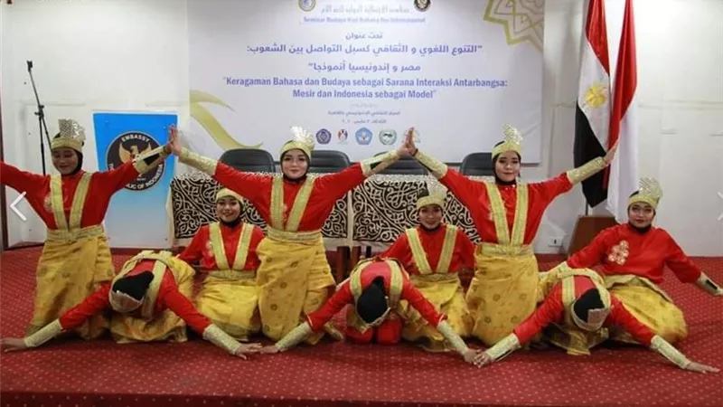 بالصورالمركز الثقافى الاندونيسى يقيم ندوة تحت عنوان 
