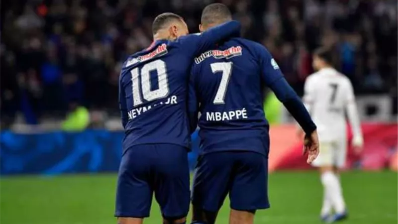 باريس سان جيرمان يتأهل لنهائي كأس فرنسا بخماسية أمام ليون.. فيديو
