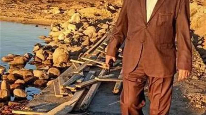 عبد العظيم يتفقد أعمال ممشى اهل مصر الجارى تنفيذه على البحر