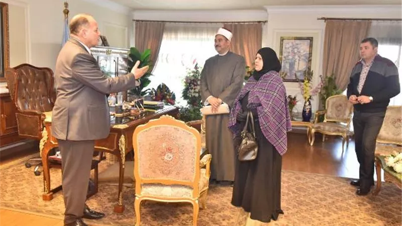 محافظ أسيوط يوجه أمين عام بيت العائلة لإنهاء خصومة ثأرية بين أبناء عمومة