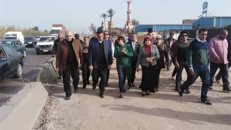 محافظ البحيرة يتفقد اعمال انشاء كوبرى دسونس العلوى