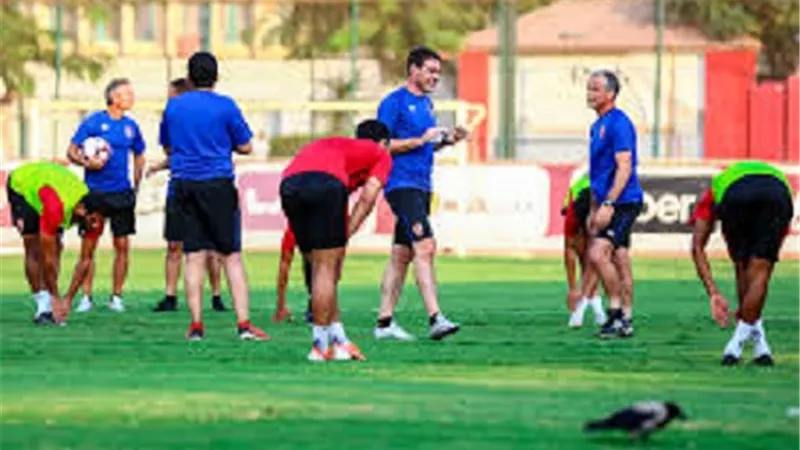 فايلر يعقد جلسة مع لاعبى الأهلى استعداداً لمواجهة صن داونز بدورى الأبطال