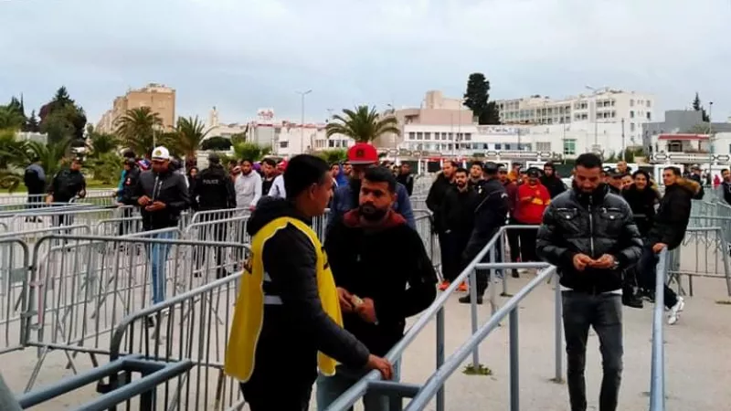 إقبال كبير من جماهير الترجي على تذاكر مواجهة الزمالك (صور)