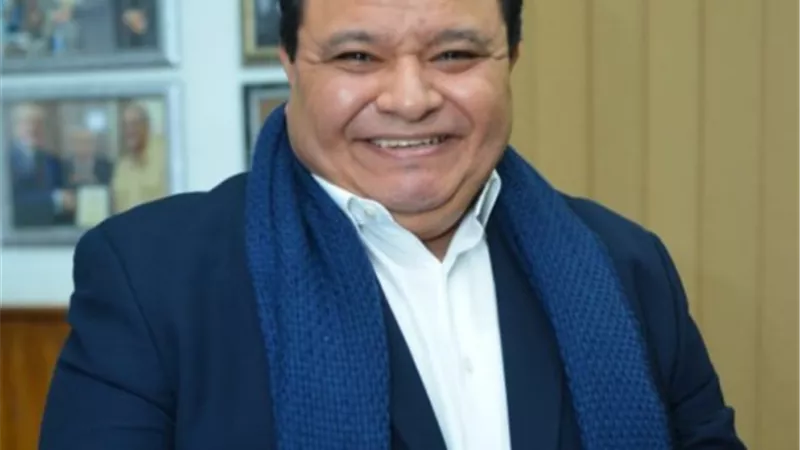 عادل عبده رئيسا للفنون الشعبية للعام الثالث