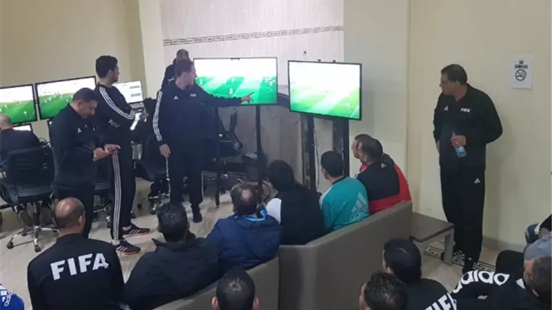 استبعاد هذا الثنائى من إداراة مباريات الدورى بتقنية الـvar