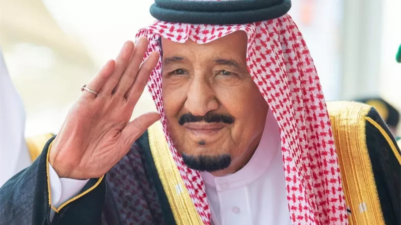 سلمان يقرر إعفاء وزير الاقتصاد والتخطيط من منصبه