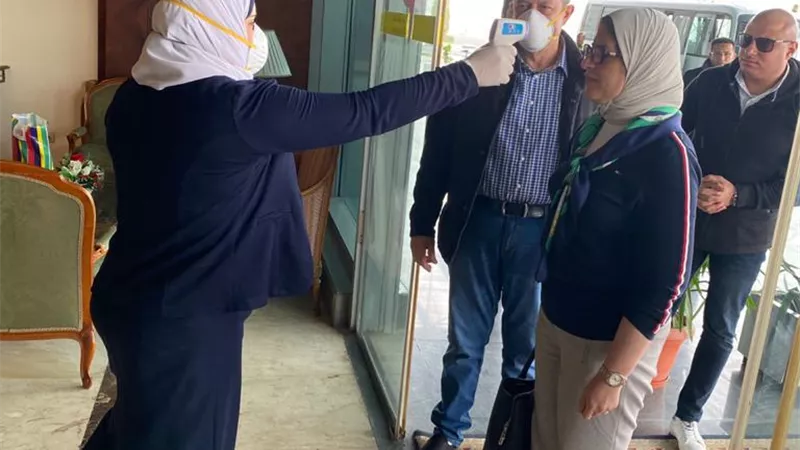 وزيرة الصحة تصل مطار القاهرة الدولي صباح اليوم عائدة من الصين .. صور