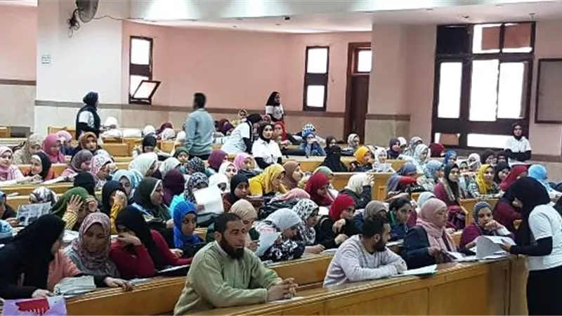 ندوة توعوية لكلية الاقتصاد المنزلى فى جامعة حلوان.. بالصور