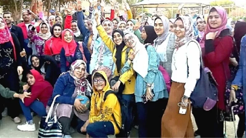 شاب ينجح فى تحويل الرمال لمنتجع بيئى بدون كهرباء فى الوادى الجديد..بالفيديو