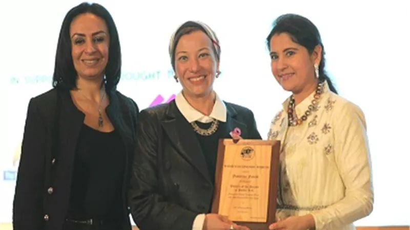 المنتدى الاقتصادي للمرأة يكرم وزيرة البيئة على دورها الريادى