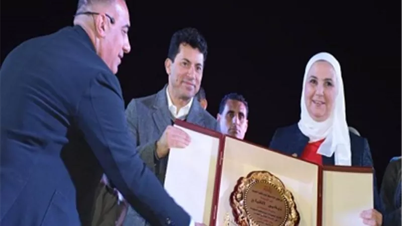 وزيرا الرياضة والتضامن يكرمان الأمهات المثاليات بمركز شباب القاهرة الجديدة