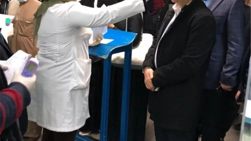 وزير الطيران المدنى يتابع أول بأول الإجراءات الوقائية بمطار القاهرة الدولى