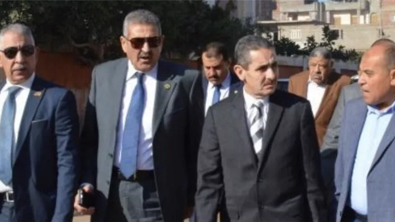 محافظ الغربية في جولة بقرية أبو صير بسمنود لمتابعة خدمات للمواطنين