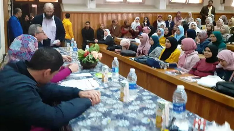 جامعة حلوان تنظم طرق الوقاية من فيروس كورونا بكلية التعليم الصناعى..بالصور