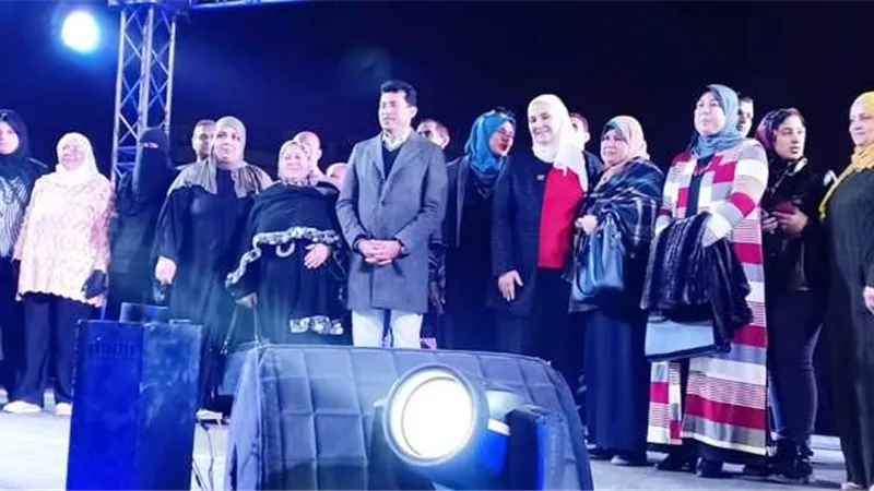 مركز شباب القاهرة الجديدة يحتفل بعيد الأم فى حضور الوزراء وكبار الفنانين.. بالصور