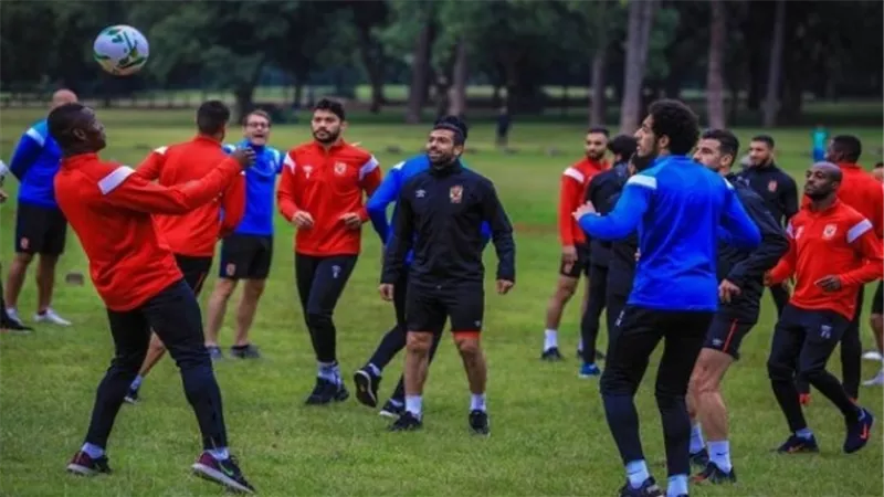 منتخب ألعاب القوى يفاجئ لاعبي الأهلي قبل مواجهة صن داونز