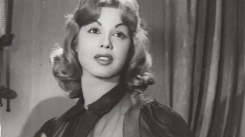 صورة نادرة لـ سامية جمال بملابس الاحرام