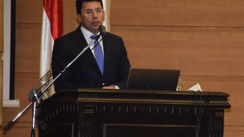 وزيرالرياضة يلتقى مديرى المدن الشبابية ومراكز التعليم المدنى وبيوت الشباب