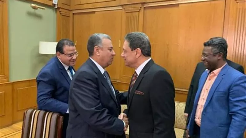 رئيس الوطنية للصحافة يتفقد انتخابات مؤسسة 