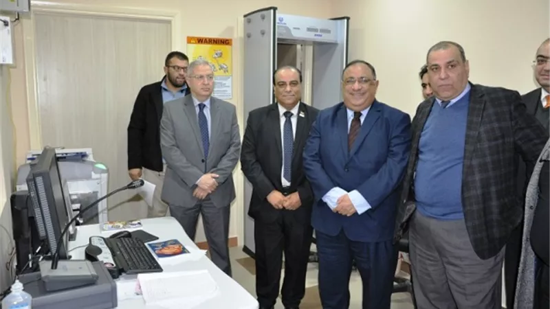 أطباء جامعة حلوان يجرون 2000 عملية خلال العام الماضى.. بالصور والمستندات