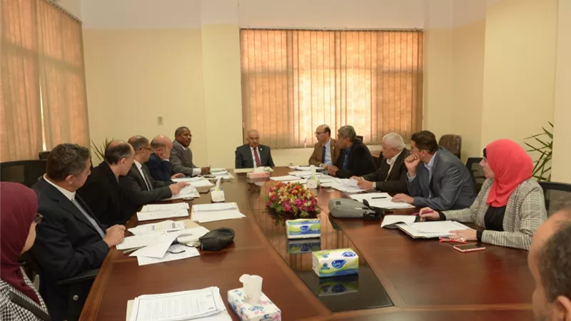 الجمال يؤكد على مجانية الخدمة الطبية لمريض الطوارئ خلال 48 ساعة