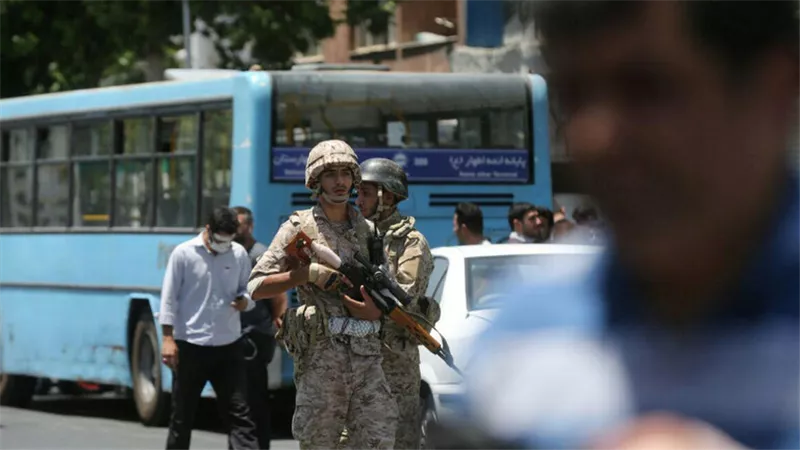إحباط عملية تفجير امام قسم شرطة بايران