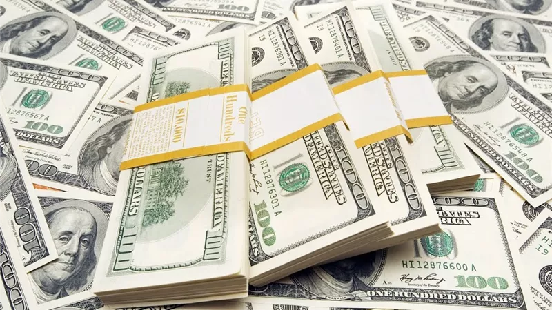 أسباب هبوط الدولار إلى أدنى مستوياته منذ تعويم الجنيه