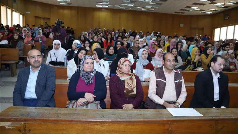 جامعة عين شمس تحتفل باليوم العالمي للمرأة