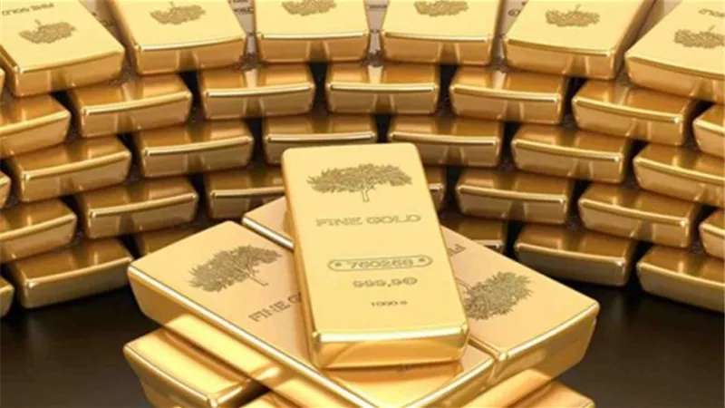 أسعار الذهب تتراجع 1% عن أعلى مستوى في 7 سنوات